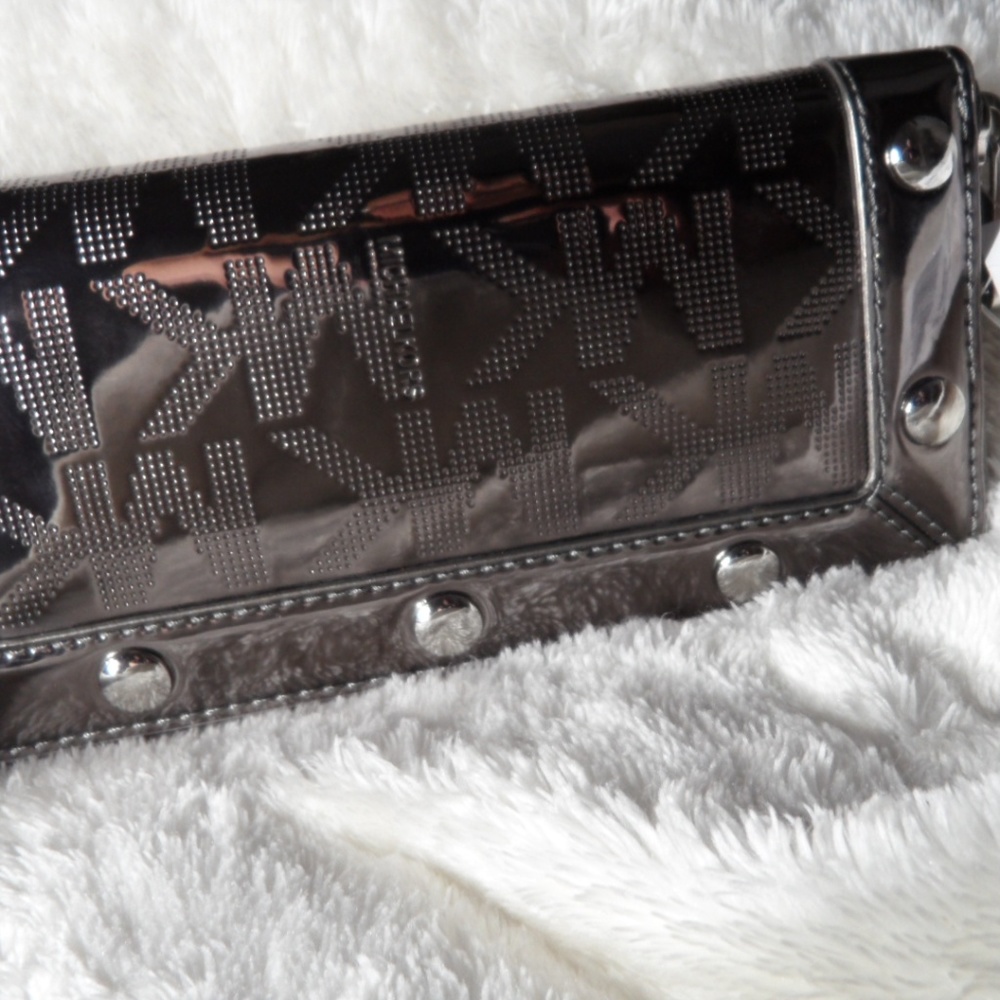 Patent Studded Wallet Multifunction - Picture 3 of 8